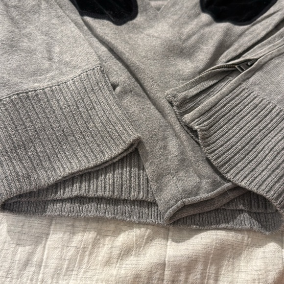 Lisa Todd sweater - Picture 5 of 9